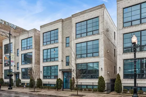 2441 W Irving Park Rd #3W, Chicago, IL 60618
