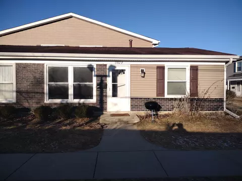 1302 Kingsbury Dr #F, Hanover Park, IL 60133
