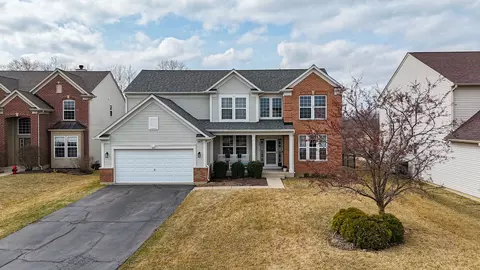 949 Water Thrush Ct, Antioch, IL 60002