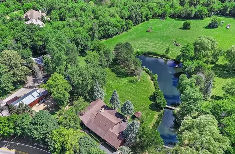 39575 N Dilleys Rd, Wadsworth, IL 60083