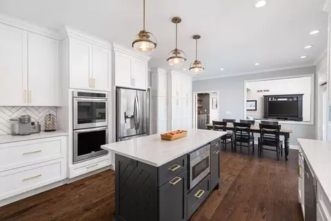 Kitchen - 1530 White Eagle Dr, Naperville, IL 60564 photo 6 of 9