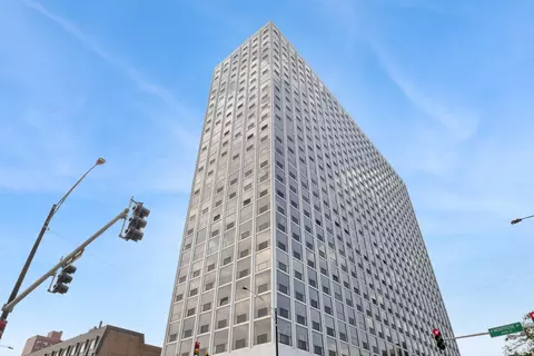 4343 N Clarendon Ave #513, Chicago, IL 60613