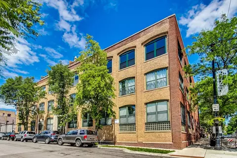 3201 N Ravenswood Ave #208, Chicago, IL 60657