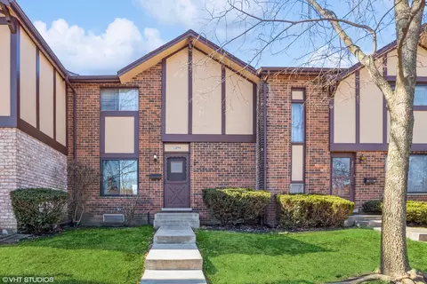 1 S294 Stratford Ln, Villa Park, IL 60181