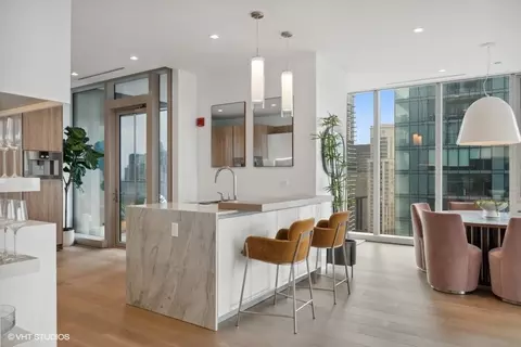 Kitchen - 363 E Wacker Dr #3402, Chicago, IL 60601 photo 2 of 11