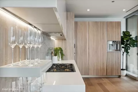 Kitchen - 363 E Wacker Dr #3402, Chicago, IL 60601 photo 6 of 11