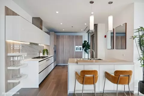 Kitchen - 363 E Wacker Dr #3402, Chicago, IL 60601 photo 1 of 11