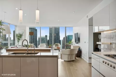 Kitchen - 363 E Wacker Dr #3402, Chicago, IL 60601 photo 9 of 11