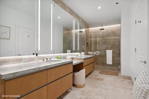 Bath - 363 E Wacker Dr #3402, Chicago, IL 60601 photo 1 of 7