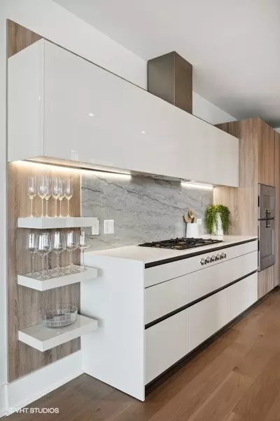 Kitchen - 363 E Wacker Dr #3402, Chicago, IL 60601 photo 5 of 11