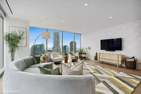Living - 363 E Wacker Dr #3402, Chicago, IL 60601 photo 3 of 10