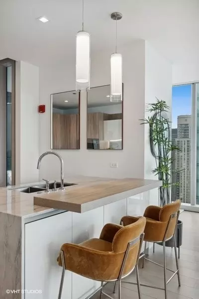 Kitchen - 363 E Wacker Dr #3402, Chicago, IL 60601 photo 3 of 11