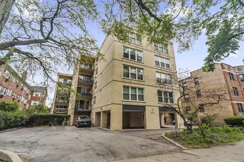 2141 Ridge Ave #2B, Evanston, IL 60201
