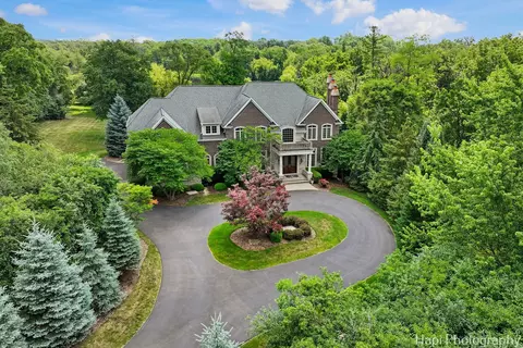 25696 W Chatham Rd, Barrington, IL 60010