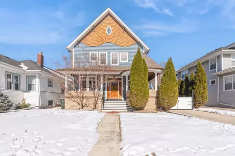 320 Herrick Rd, Riverside, IL 60546