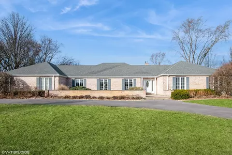 835 Highland Rd, Frankfort, IL 60423