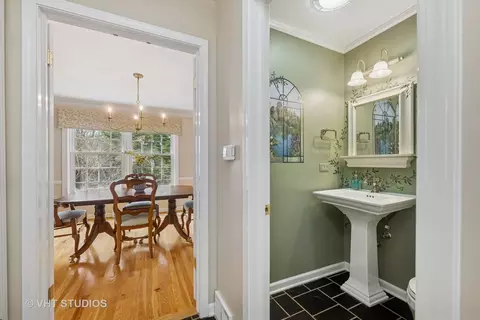 575 Wicklow Rd, Deerfield, IL 60015 photo 10