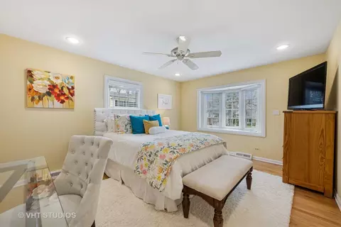 575 Wicklow Rd, Deerfield, IL 60015 photo 17