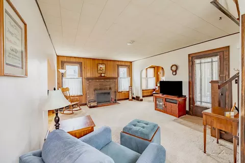 115 N Union St, Elgin, IL 60123 photo 4