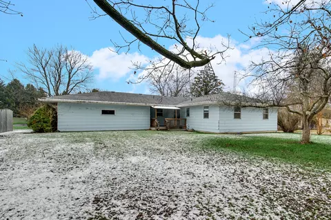 Exterior - 331 E Miller Ave, Hinckley, IL 60520 photo 3 of 3