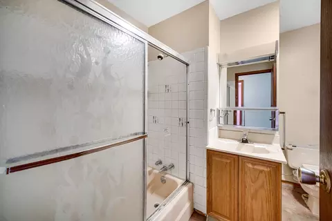 Bath - 331 E Miller Ave, Hinckley, IL 60520 photo 1 of 2