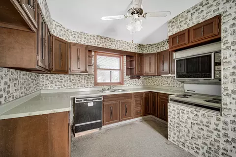 Kitchen - 331 E Miller Ave, Hinckley, IL 60520 photo 2 of 3