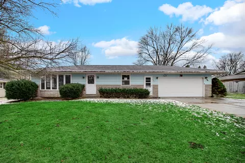 331 E Miller Ave, Hinckley, IL 60520