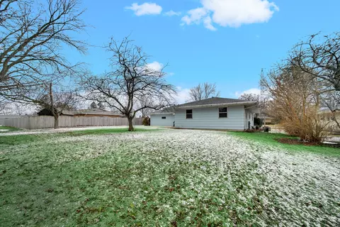 Exterior - 331 E Miller Ave, Hinckley, IL 60520 photo 1 of 3