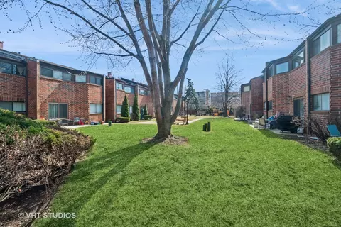 Exterior - 904 S May St #B, Chicago, IL 60607 photo 2 of 3
