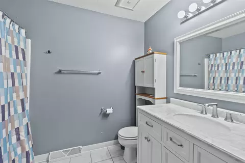 Bath - 110 Rainbow Dr, Capron, IL 61012 photo 3 of 5