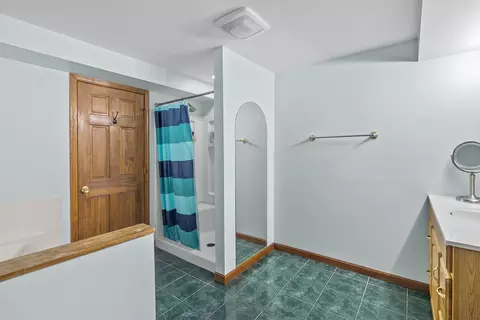 Bath - 110 Rainbow Dr, Capron, IL 61012 photo 4 of 5