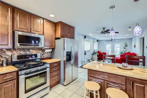 Kitchen - 36725 N Ridge Rd, Ingleside, IL 60041 photo 3 of 4