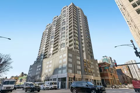 600 N Dearborn St #706, Chicago, IL 60654