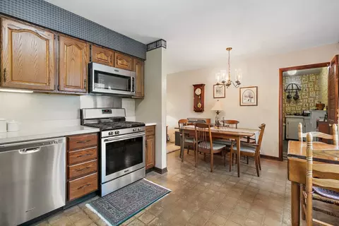 160 Washington Blvd, Hoffman Estates, IL 60169 photo 9