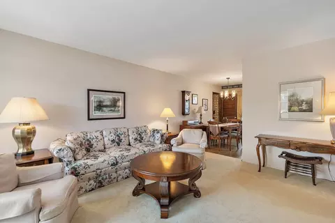 160 Washington Blvd, Hoffman Estates, IL 60169 photo 5
