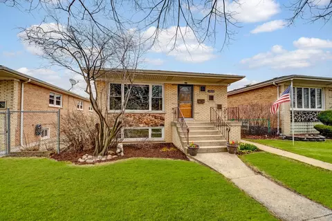5833 S Menard Ave, Chicago, IL 60638