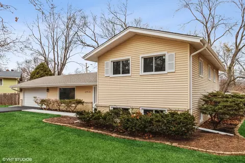 22 W650 Arbor Ln, Glen Ellyn, IL 60137