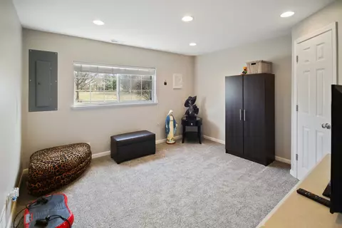Bedroom - 748 Lambert Ln, Bartlett, IL 60103 photo 5 of 5