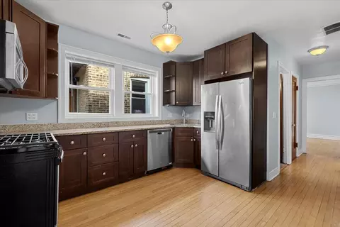 Kitchen - 5936 N Campbell Ave, Chicago, IL 60659 photo 1 of 4