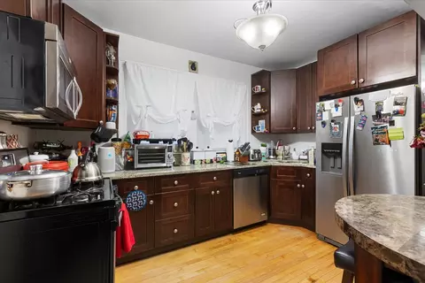 Kitchen - 5936 N Campbell Ave, Chicago, IL 60659 photo 3 of 4