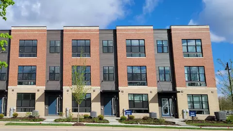 347 Summit Cir, Lombard, IL 60148