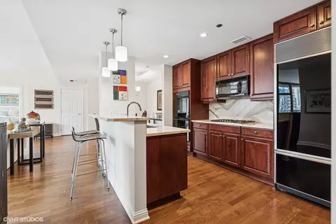 21 E Huron St #1505, Chicago, IL 60611 photo 9