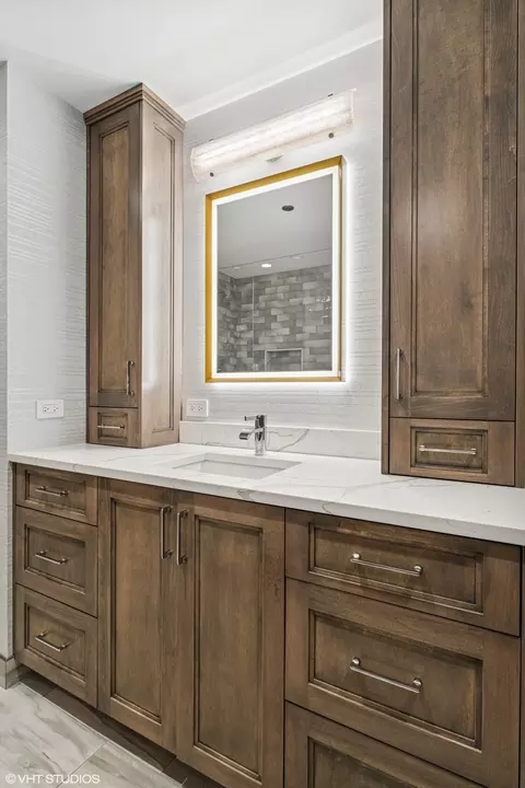 21 E Huron St #1505, Chicago, IL 60611 photo 14