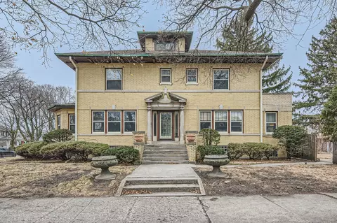 7000 N Bell Ave, Chicago, IL 60645