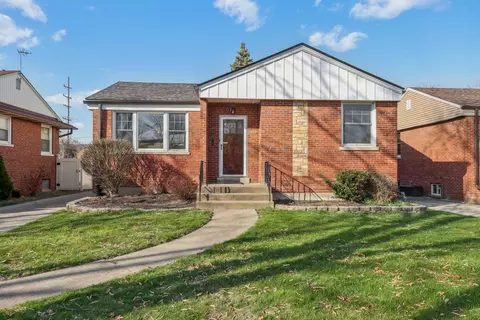 9846 Drury Ln, Westchester, IL 60154