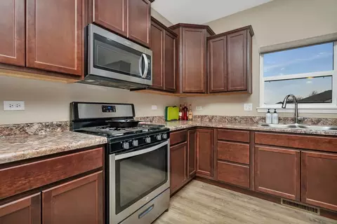 2103 Daly Ln, Plainfield, IL 60586 photo 4