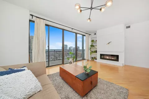Living - 5 E 14th Pl #1701, Chicago, IL 60605 photo 7 of 7