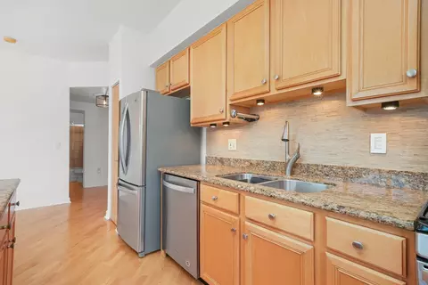 Kitchen - 5 E 14th Pl #1701, Chicago, IL 60605 photo 3 of 6