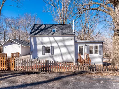 39210 N Jackson Dr, Spring Grove, IL 60081