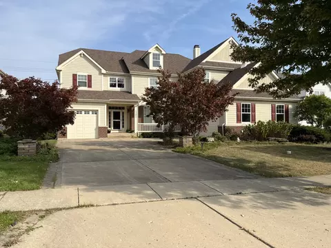 1392 Grantham Dr, Schaumburg, IL 60193